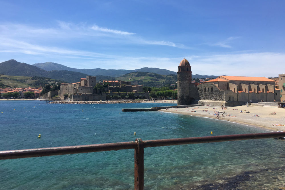 collioure-clocher-plage-mer-phare